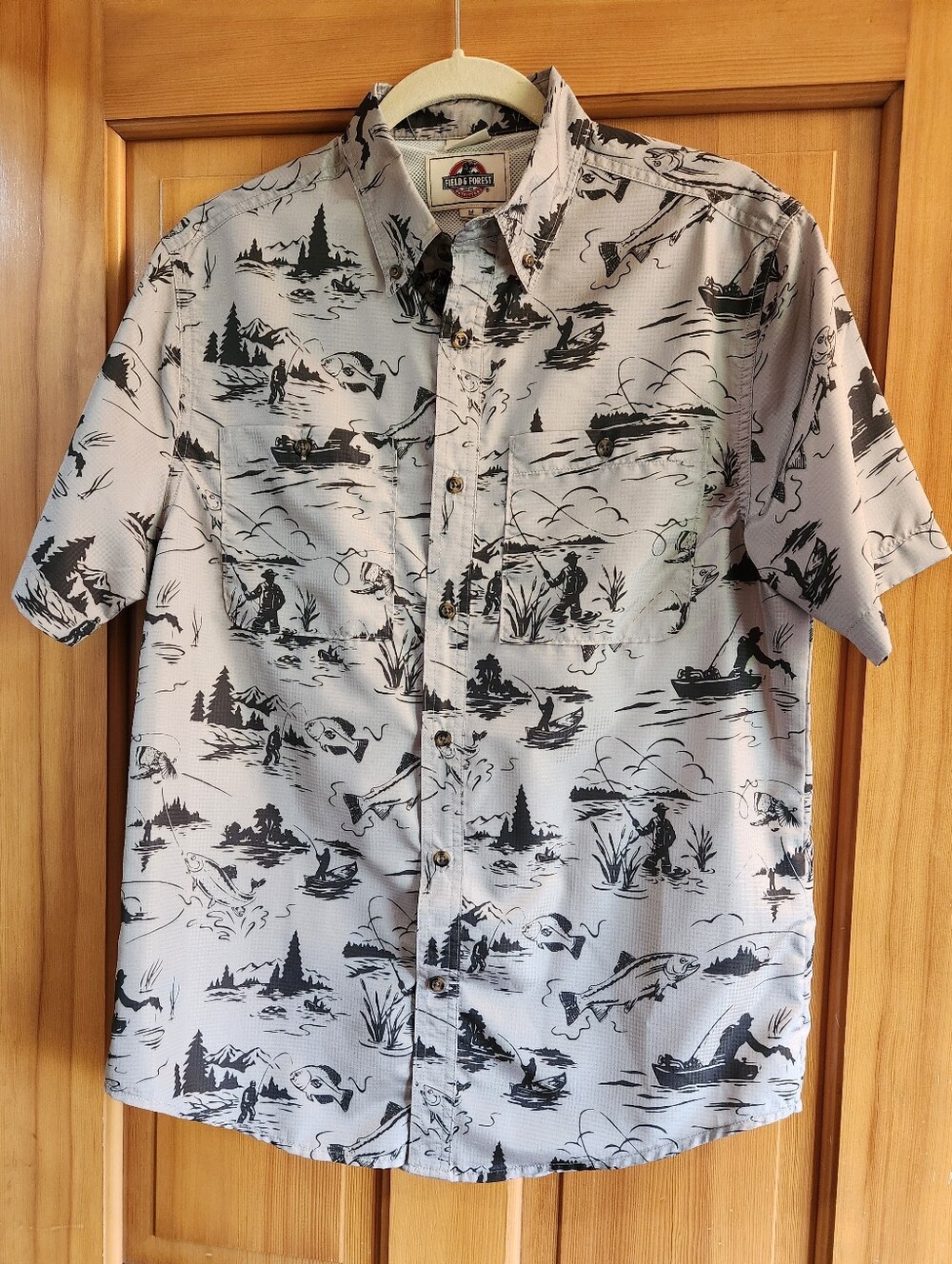 Field & Forest Short Sleeve Fishing Print Button-Down Shirt - Size M
